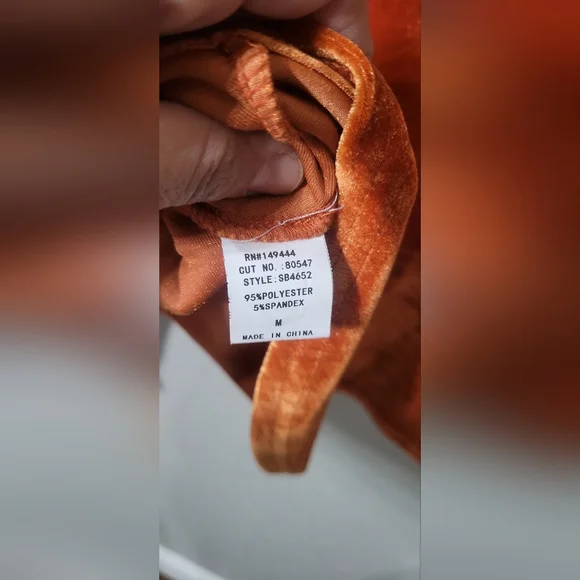 Amber Skies  Velvet Ruched Top Size M EUC - Picture 7 of 10